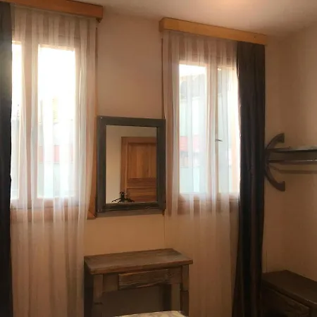 Mansion Hotel *