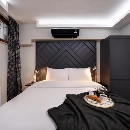 Hotel Xenia 3*