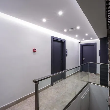 Hotel Xenia 3*