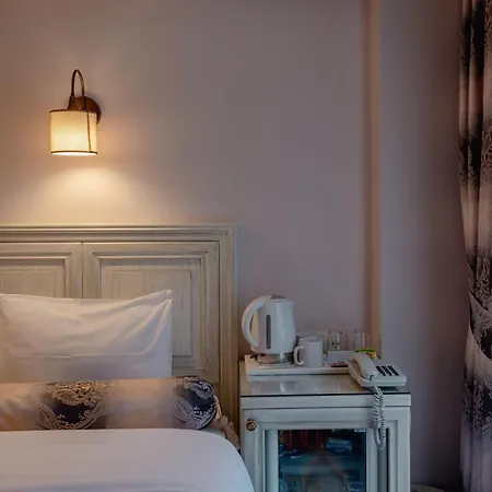 Agora Hostel *