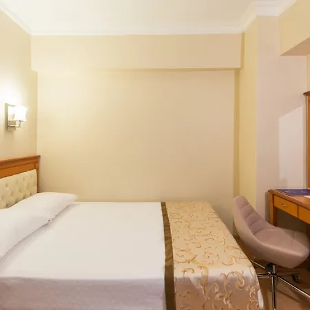 Prestige Old City 3*
