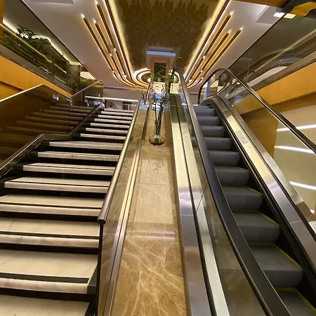 Prestige Old City 3*
