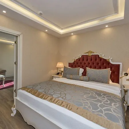 Glorious Hotel 4*