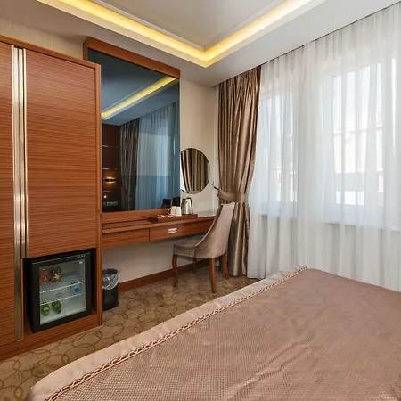 Glorious Hotel 4*