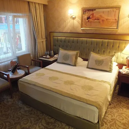 Grand Asiyan Отель