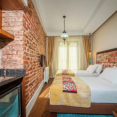 Azade Istanbul