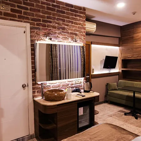The Pera Hotel