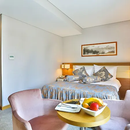 Momento - Special Category Hotel