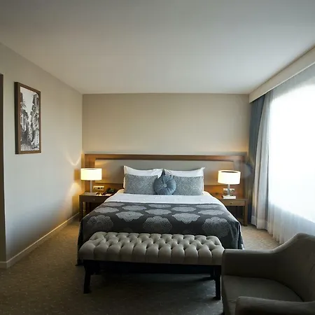 Miracle Asia Airport & Spa Hotel 5*