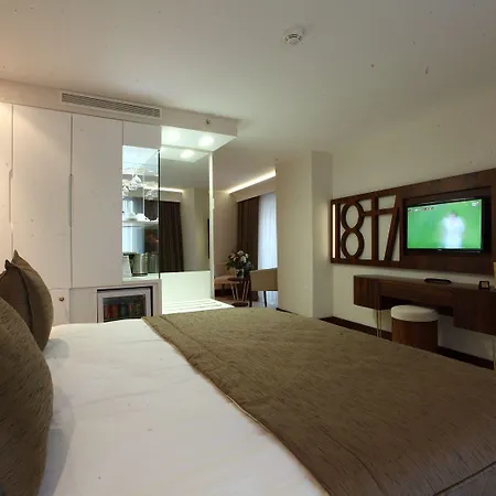 Hotel Victory & 4*