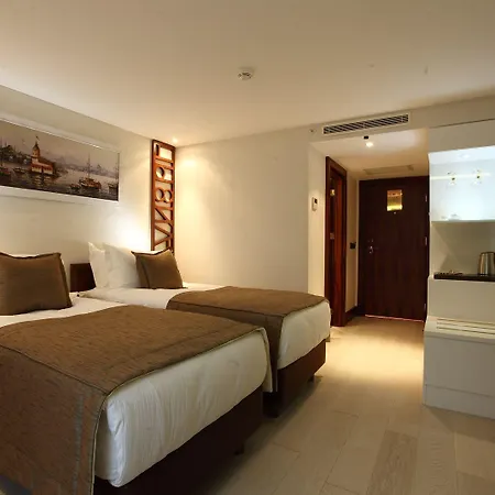 Hotel Victory &