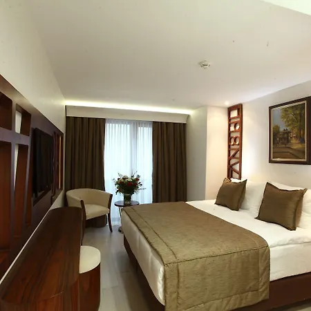 Hotel Victory &