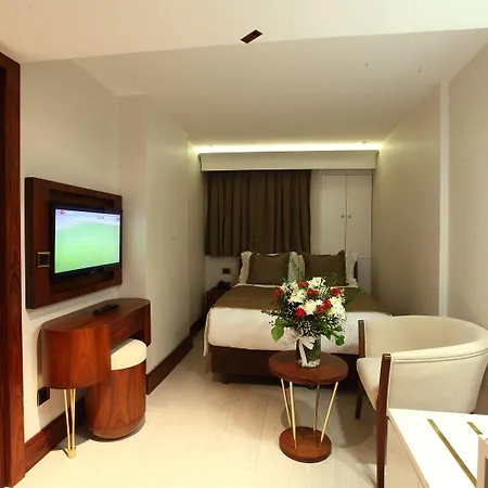 Victory & Hotel Provincia di Istanbul