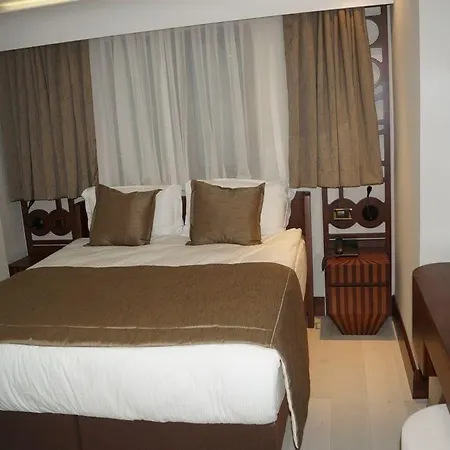 Victory & Hotel Provincia di Istanbul