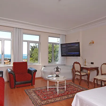 Ada Hotell 3*