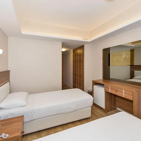 Hotel Selenay & 3*
