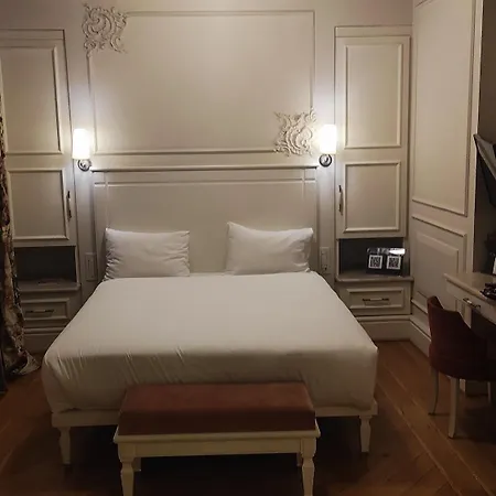 Ξενοδοχείο Corinne Art & Boutique 4*