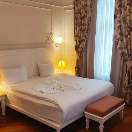 Ξενοδοχείο Corinne Art & Boutique