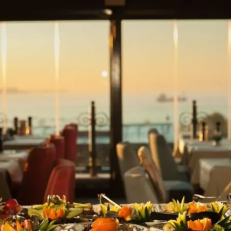 Hotel Tria Elegance