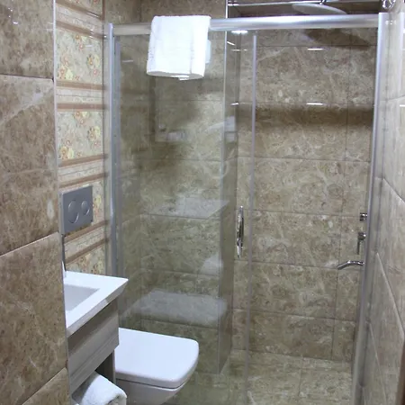 Kaya Madrid 3*