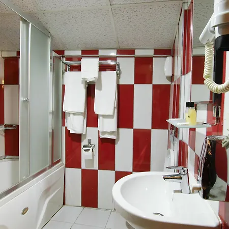 Timya Hotel 2*