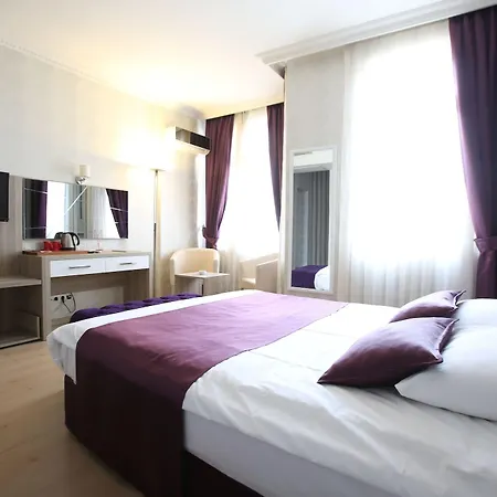 Nil Hotel