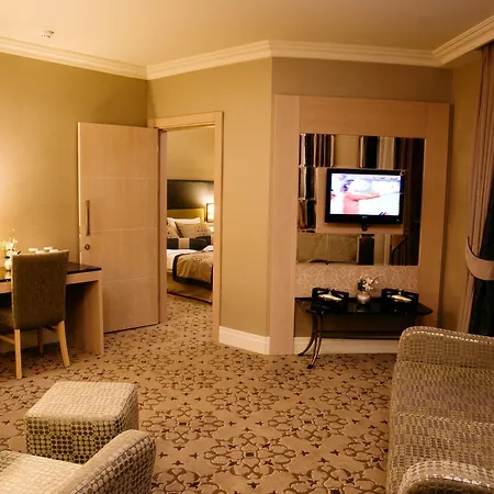 Darkhill Hotel 4*