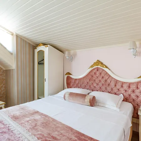 Romantic 3*