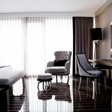 Hotel Ramada & Sisli 4*
