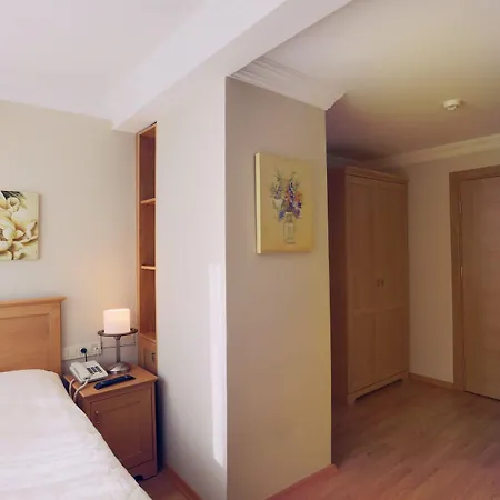 Hotel Expocity 3*