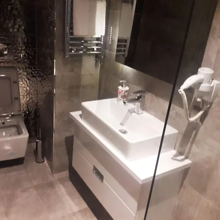 Hotel New 3*