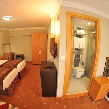 Palace Point Hotel