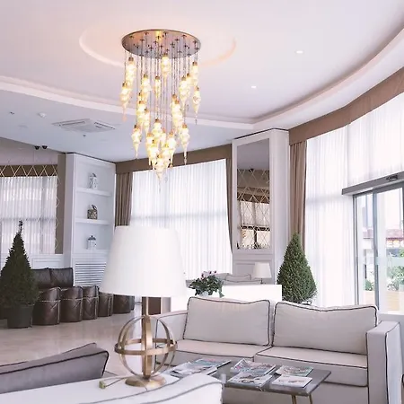Hotel Serenity Airport 4*