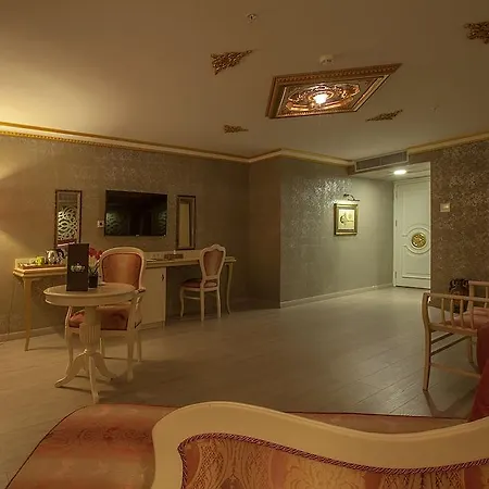 Empire Hotel