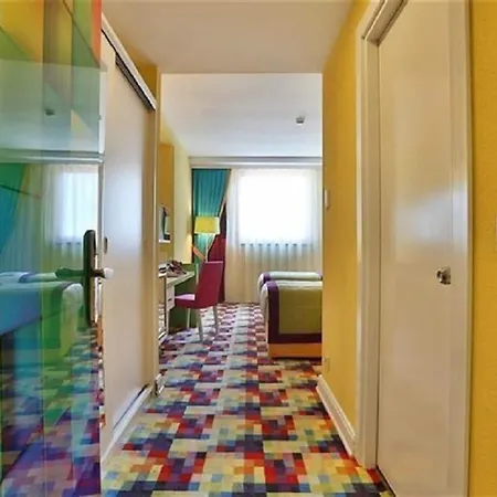 Mayi Hotel 5*