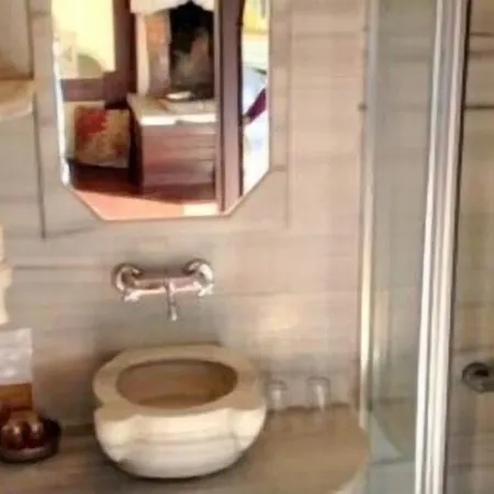 Empress Zoe Hotel 2*