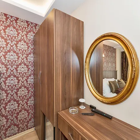 Marmara Place Old Hotel 4*
