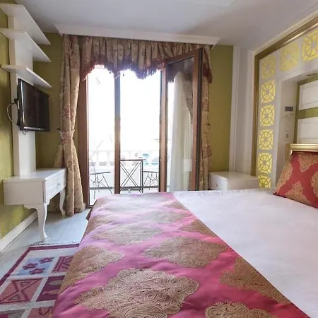 Queens Land Istanbul
