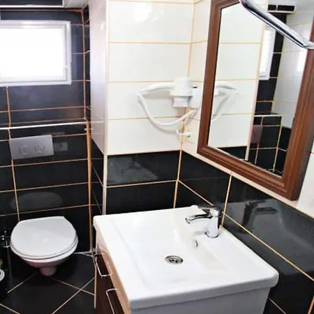 Taksim Palace 2*