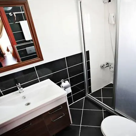 Taksim Palace 2*