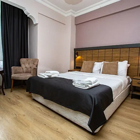 Hotel Comfort Taksim 3*