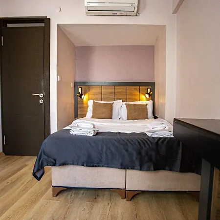 Hotel Comfort Taksim 3*
