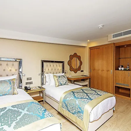 Hotel Mukarnas Taksim 3*