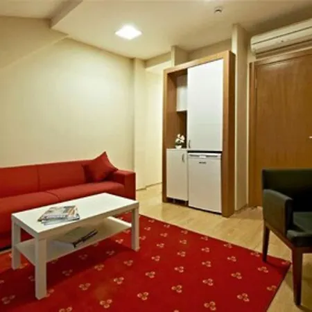 Otel Retropera