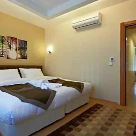 Otel Retropera 2*