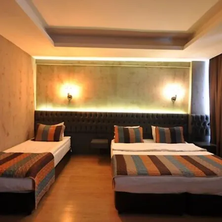 Otel Retropera