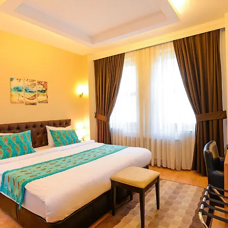 Retropera Otel