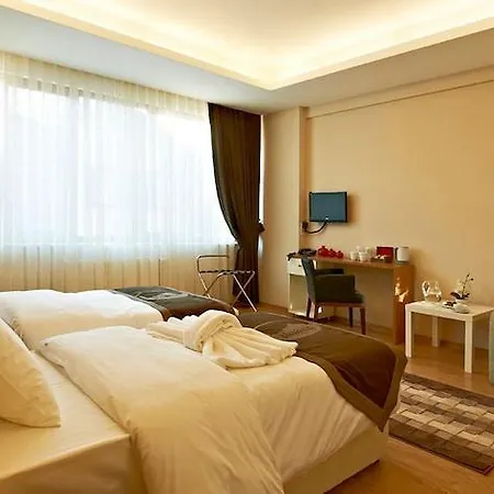 Otel Retropera