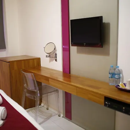Black Aparthotel
