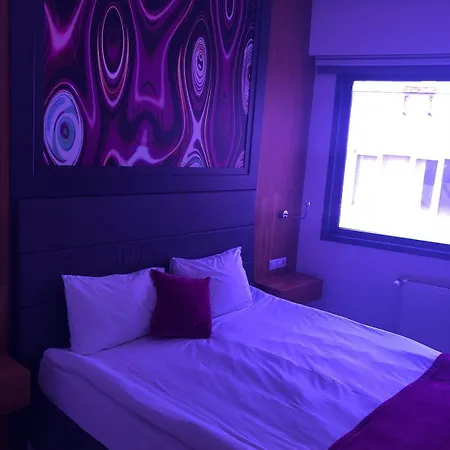 Black Aparthotel